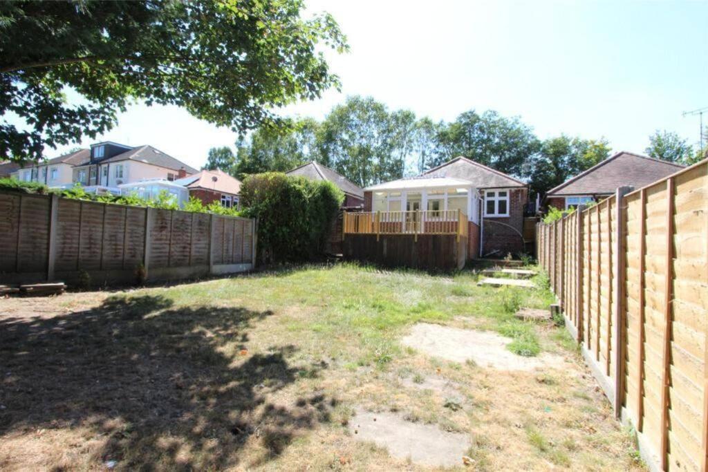 Accessible 3-Bedroom Bungalow With Patio +Driveway Southampton Exterior foto